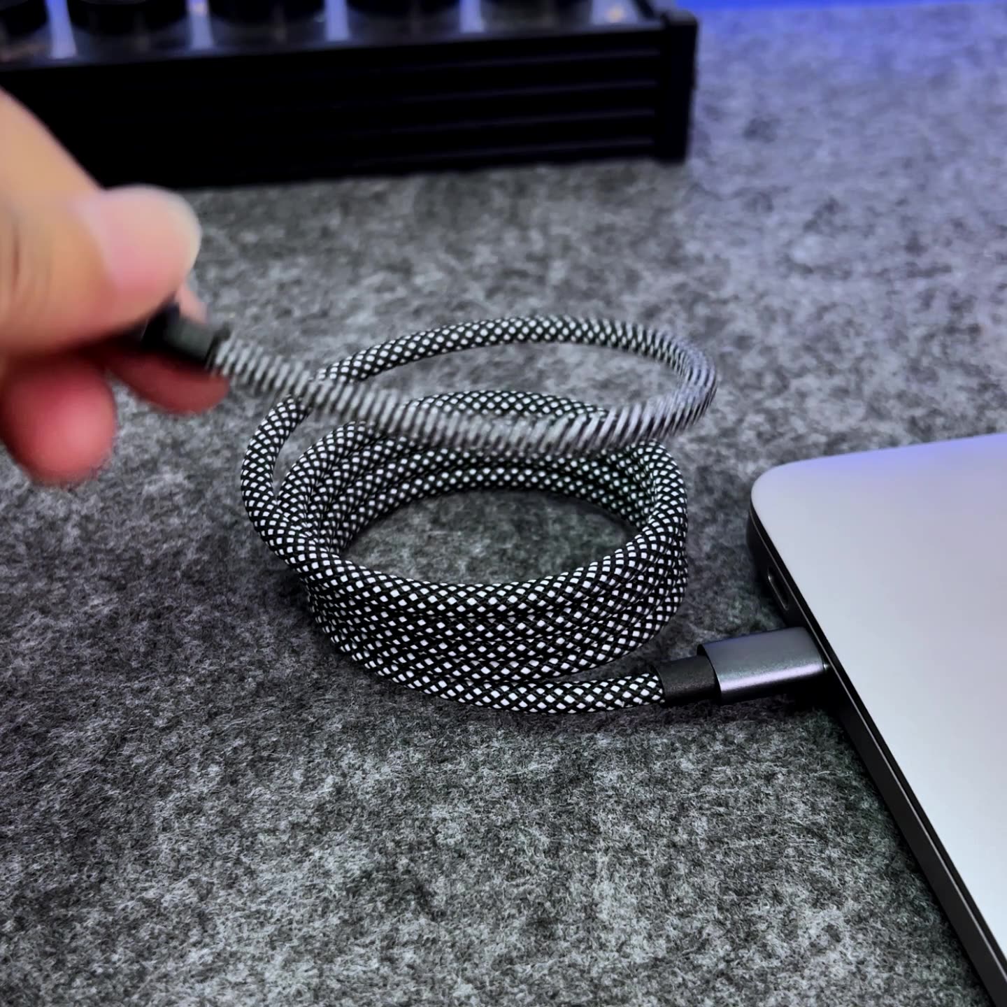 Magnetic USB-C Cable